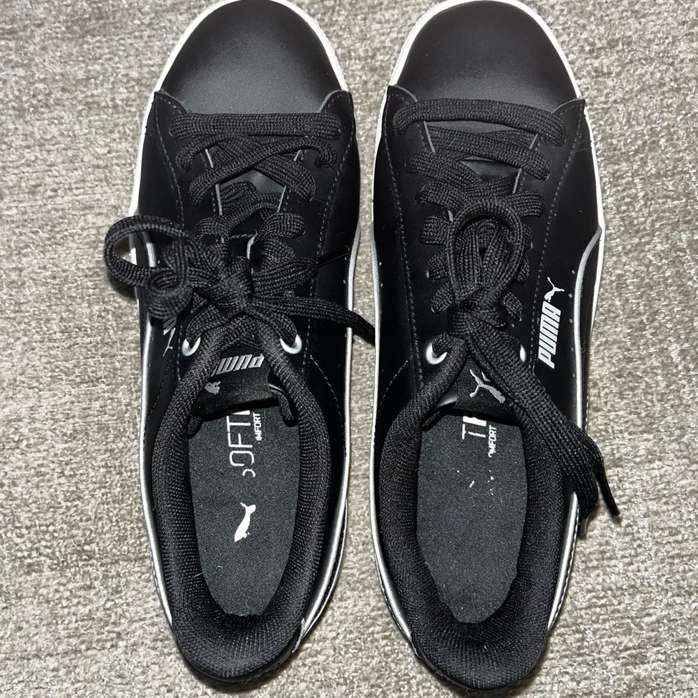 Size 6.5 Puma Women's Black and White Lowtop Sneakers Only Worn Once